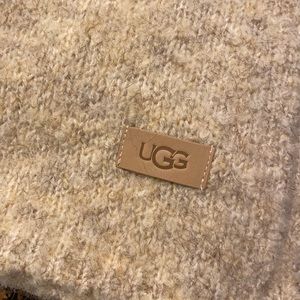 Ugg scarf